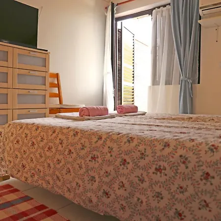 Mira ゴルニ・カリン